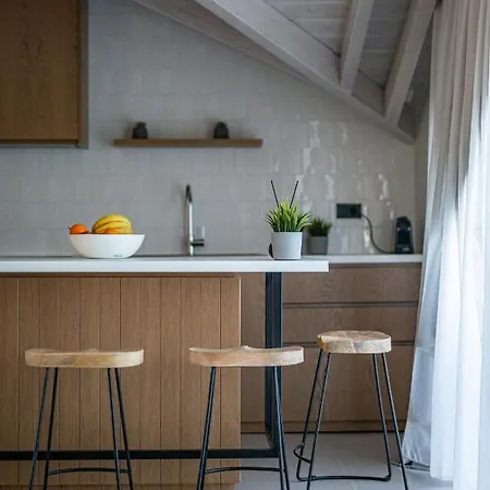 Yolo - Loft Apartment